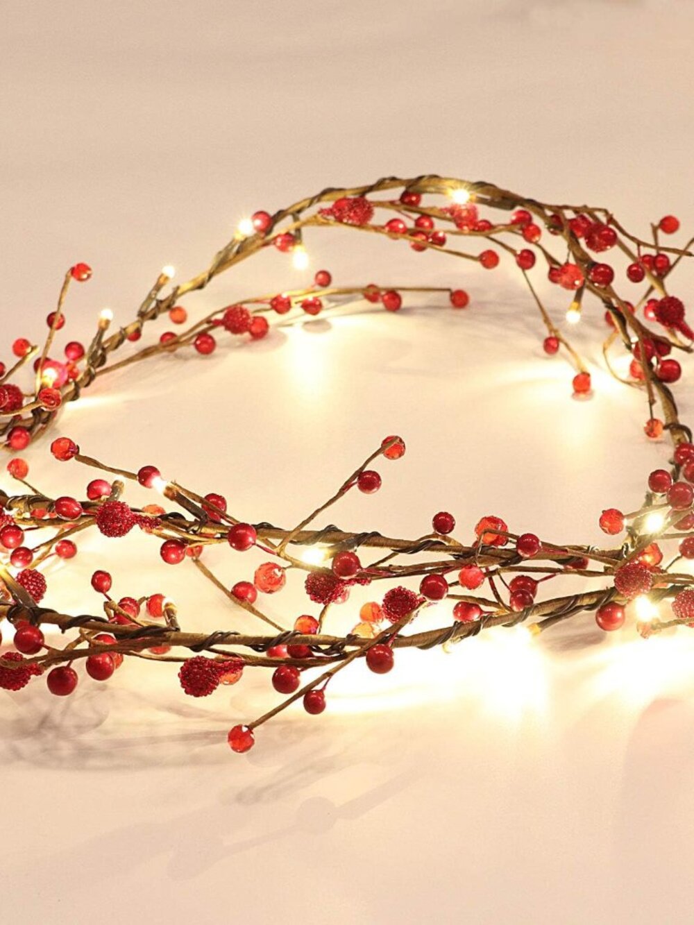 Red Berry Branch Pre-lit Garland with 30LED Lights, Battery Operated Fairy Strin